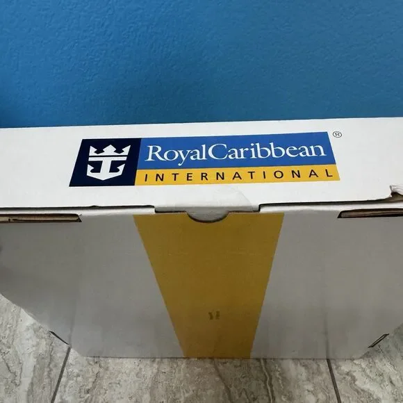 Royal Caribbean PORTHOLE Picture Frame Holds One Round Photo 8"x 8" NIB Sealed - Picture 5 of 5